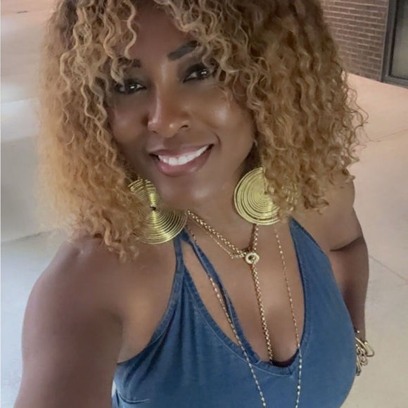 Meet your Posher, Winona - Picture 4 of 7